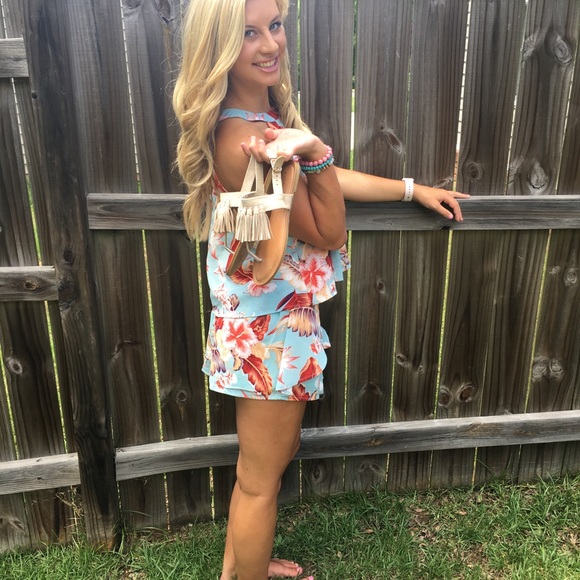 Floral Print Halter Crop Top With Shorts - Picture 3 of 4